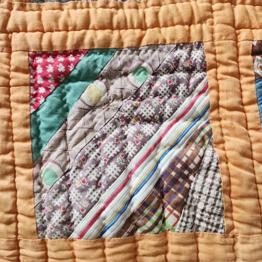 VINTAGE 1940s Handmade Feedsack Scrap Quilt Patchwork farmhouse decor 80x66‎